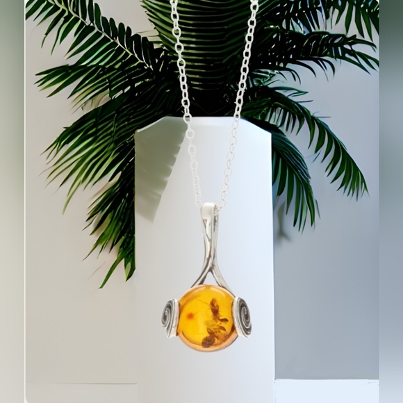 AMBEDORA Sunflower Amber Brooch – Sterling Silver & Gold Plated Flower Brooch With Baltic Amber - View #2